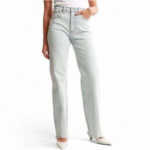 Abercrombie 90s High Rise Relaxed Jeans 31 NWT